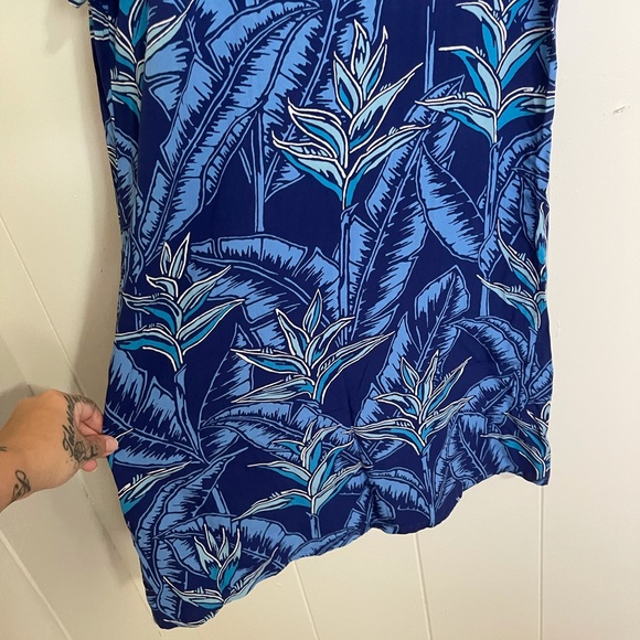 Bishop St. Women’s Hawaiian Floral Dress - Picture 3 of 4